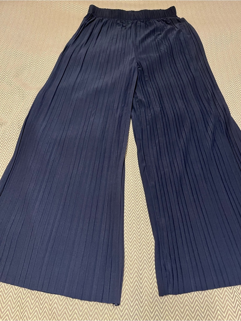 Lock & Love Navy Pleated Wide-Leg Palazzo Pants. Elastic Waist. Size L-XL.